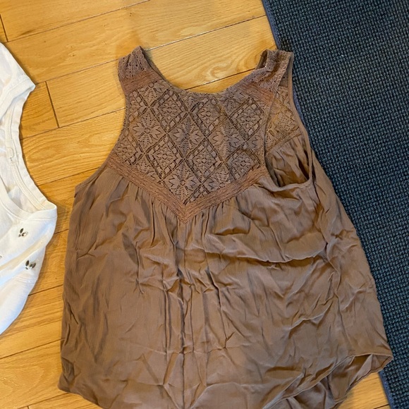 Tank tops - Picture 6 of 6